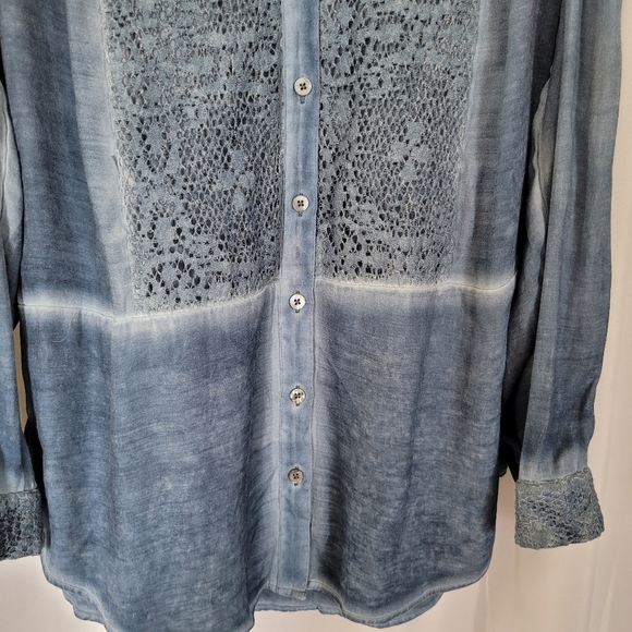 Chico's Women's Size 1 Blue Lace Long Sleeve Button Down Denim Look Shirt - Picture 3 of 13